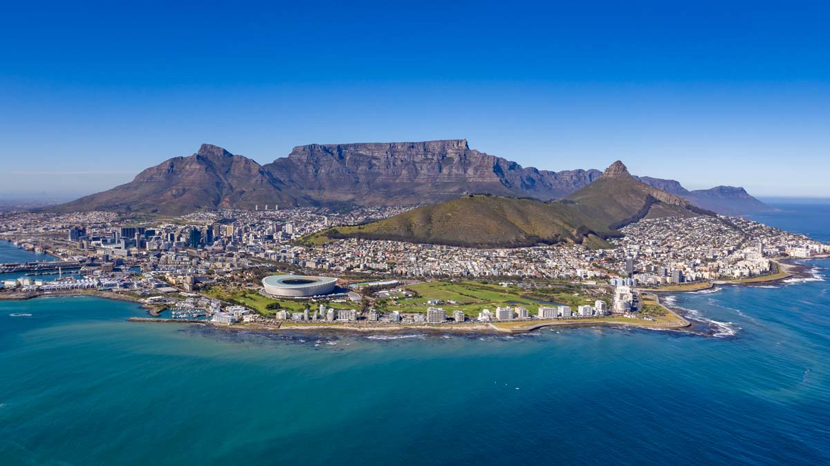 Image for Table Mountain: A Landmark Overlooking Cape Town