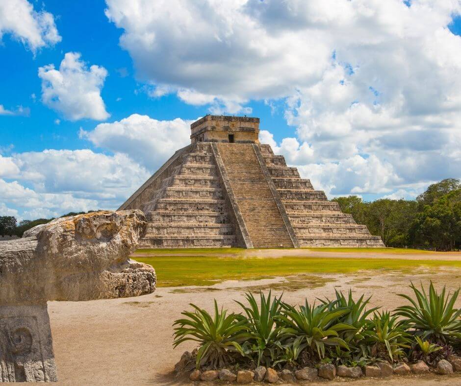 Image for Chichén Itzá: A Mayan Wonder