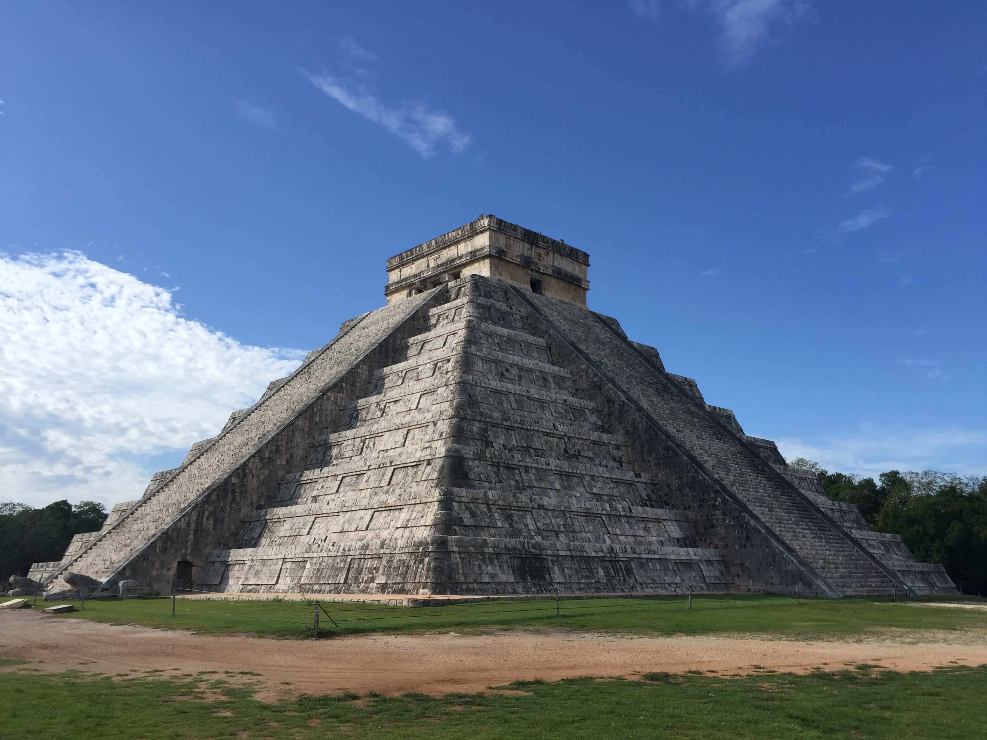 Image for Chichén Itzá: A Mayan Wonder